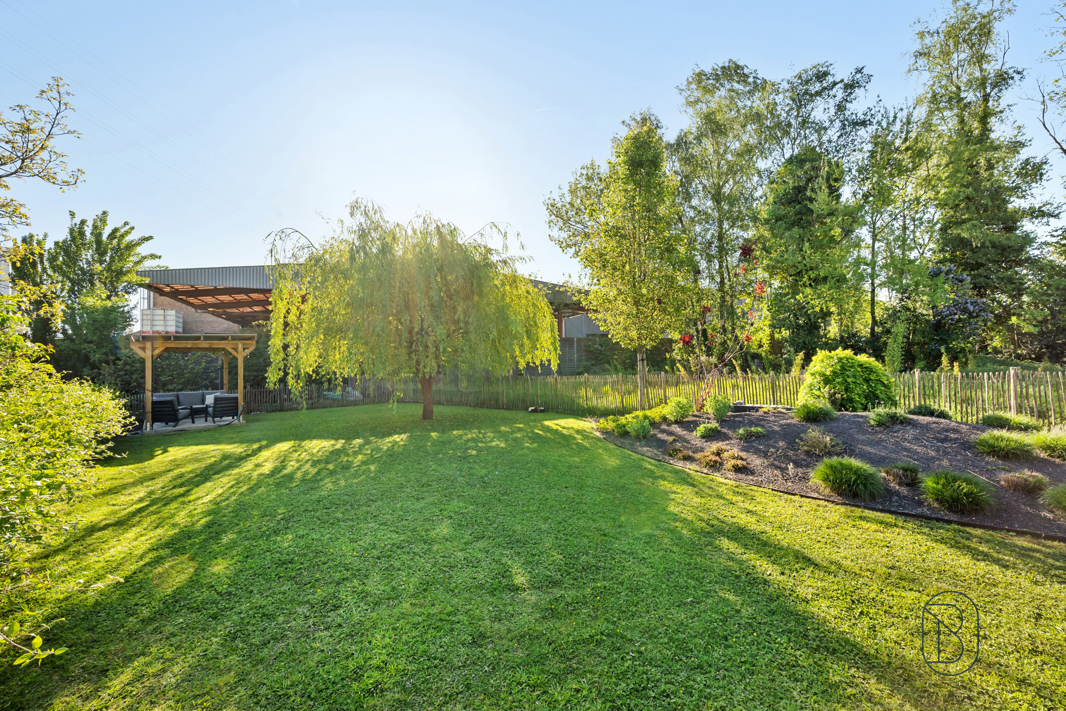 Ruime, instapklare HOB met tuin en multifunctionele garage! - foto 3