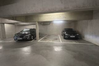 Sous la place Bareel à Kortenberg, nous proposons 5 places de parking souterraines que nous vendons à l'unité. Le parking lui-même comprend...