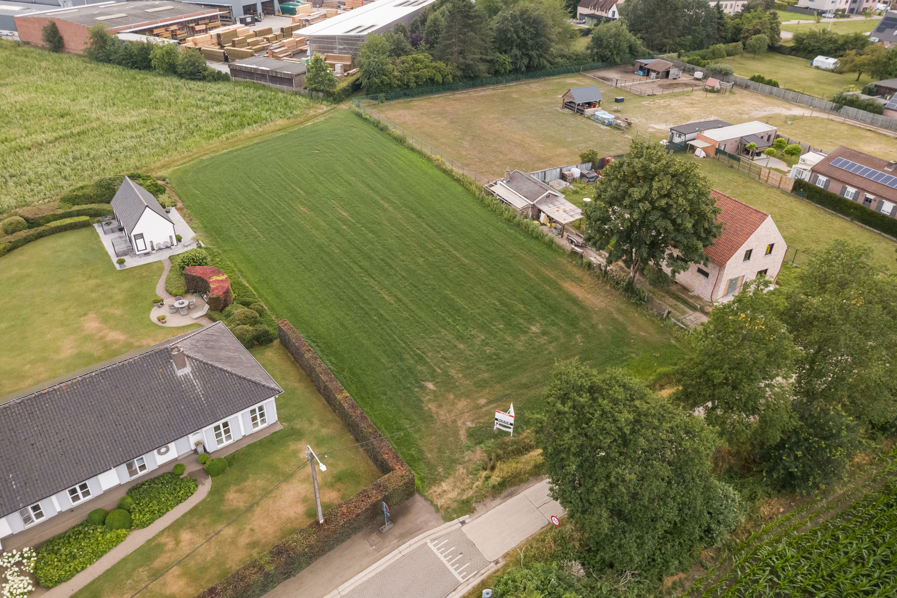Zuidgerichte bouwgrond (OB) van 2454m² op landelijke locatie - foto 5