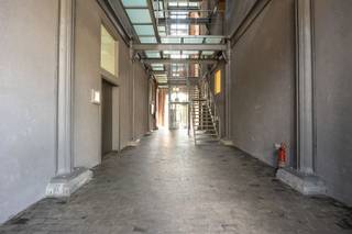 Beu om parkeerplaats te zoeken op den Dam? Wij bieden een ondergrondse autostaanplaats in residentie 'Le Globe' aan.Ondergrondse garage gelegen op de...