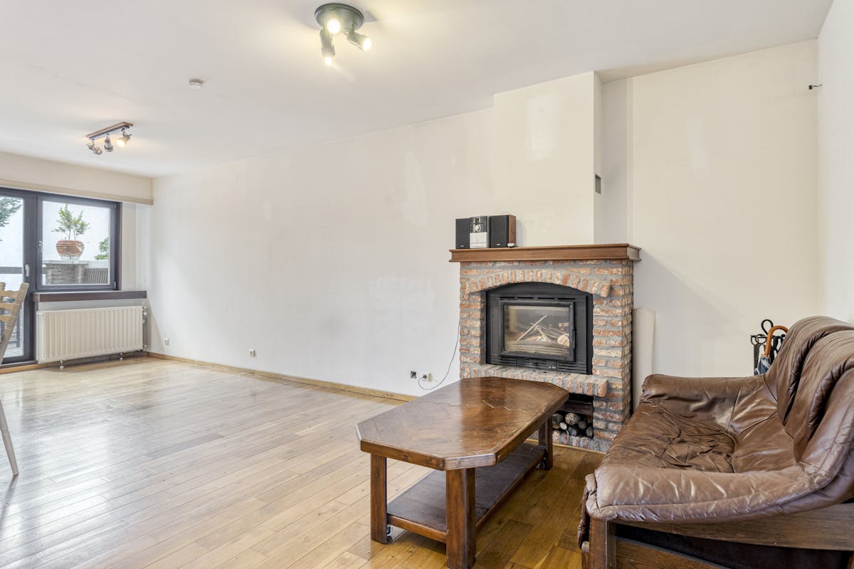 Opbrengsteigendom met garage en 3 appartementen te koop - foto 2