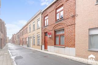 [[ DIT PAND NEEMT DEEL AAN DE ERA OPEN HUIZEN DAG OP 6/12 VAN 16:00 TOT 17:00 ]]Leuke stadswoning in hartje Ieper! &#127969;✨Deze charmante...