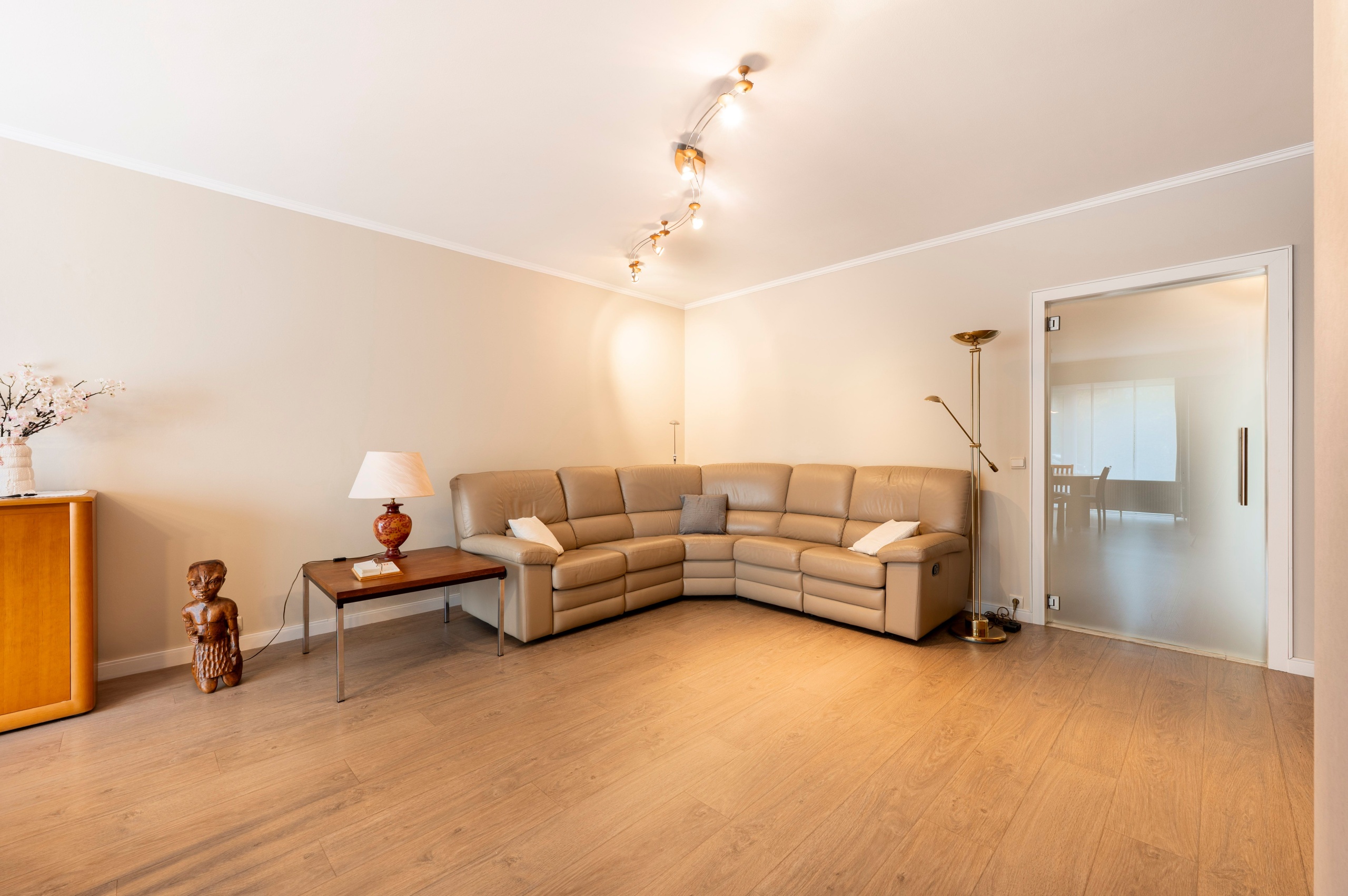 Verzorgd gelijkvloers appartement met 2 slaapkamers en tuin op toplocatie in Ekeren-Mariaburg! - foto 4