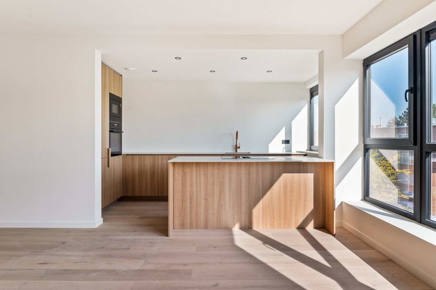 Luxueus appartement met 2 slpk en terras te Berchem - foto 2