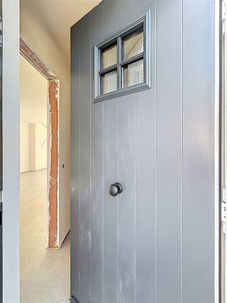 HALFOPEN NIEUWBOUWWONING IN HET CHARMANTE OOSTVLETEREN.DE INDELING VAN DE WONING IS ALS VOLGT: GELIJKVLOERS:INKOMHAL, GASTENTOILET, LICHTRIJKE...