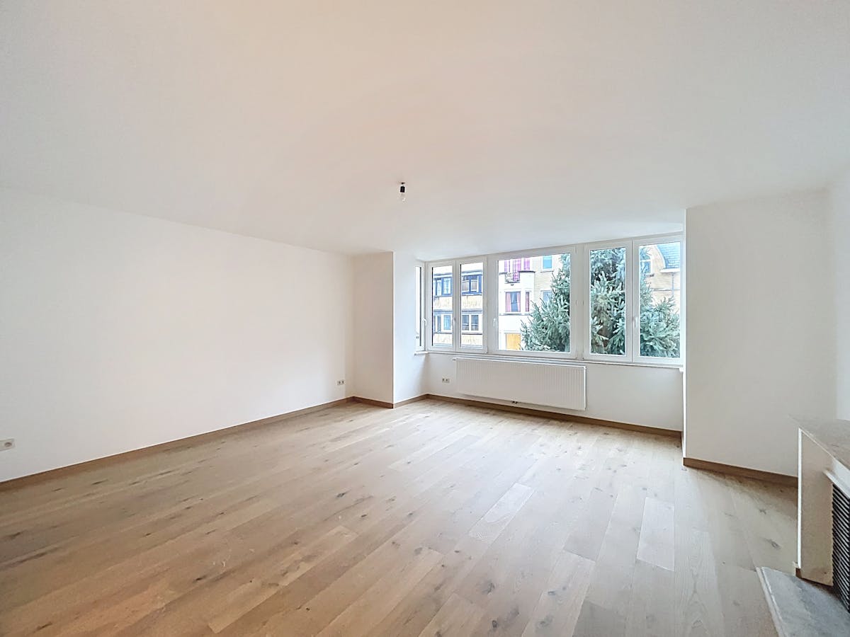 Julien Hanssens: Gerenoveerd 3-slpk appartement - foto 4