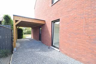 BEN-woning met 3 slaapkamers op een tuin van 339m². De woning is ZEER ENERGIEZUINIG, met een E-peil van ongeveer 0, voorzien van de...