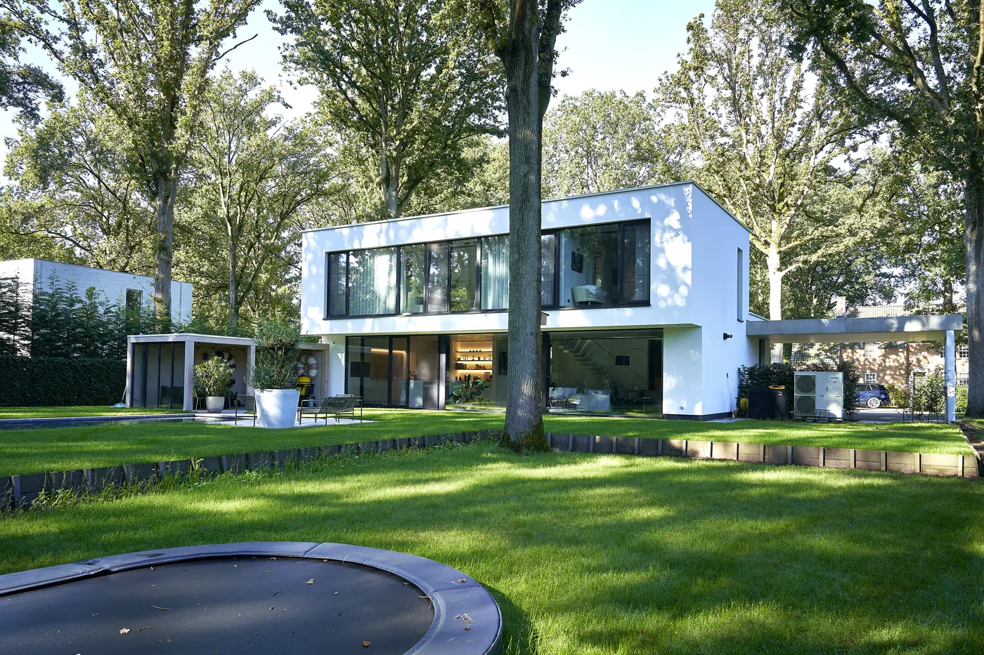 Moderne gezinswoning met ruime tuin, carport en drie slaapkamers en 2 badkamers in het hart van ’s Gravenwezel - foto 5