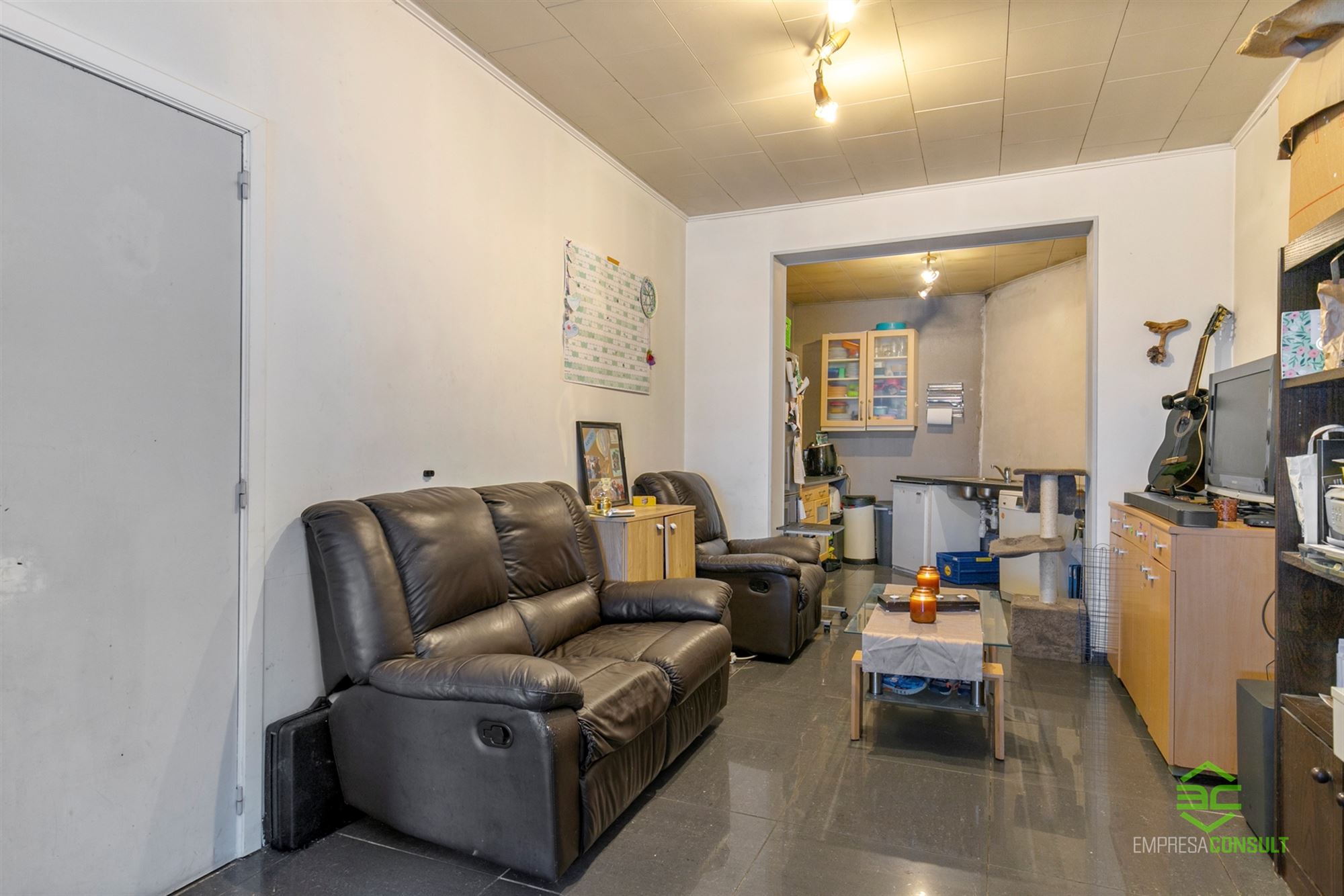 Centraal gelegen woning met 2/4 slpk met veel potentieel - foto 5