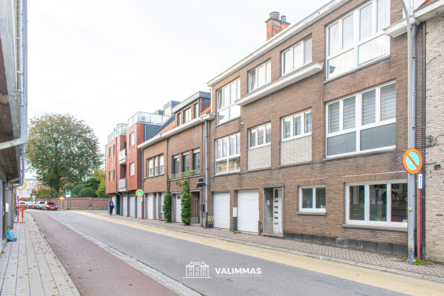 Welgelegen gelijkvloersappartement met groot terras en tuin - foto 4