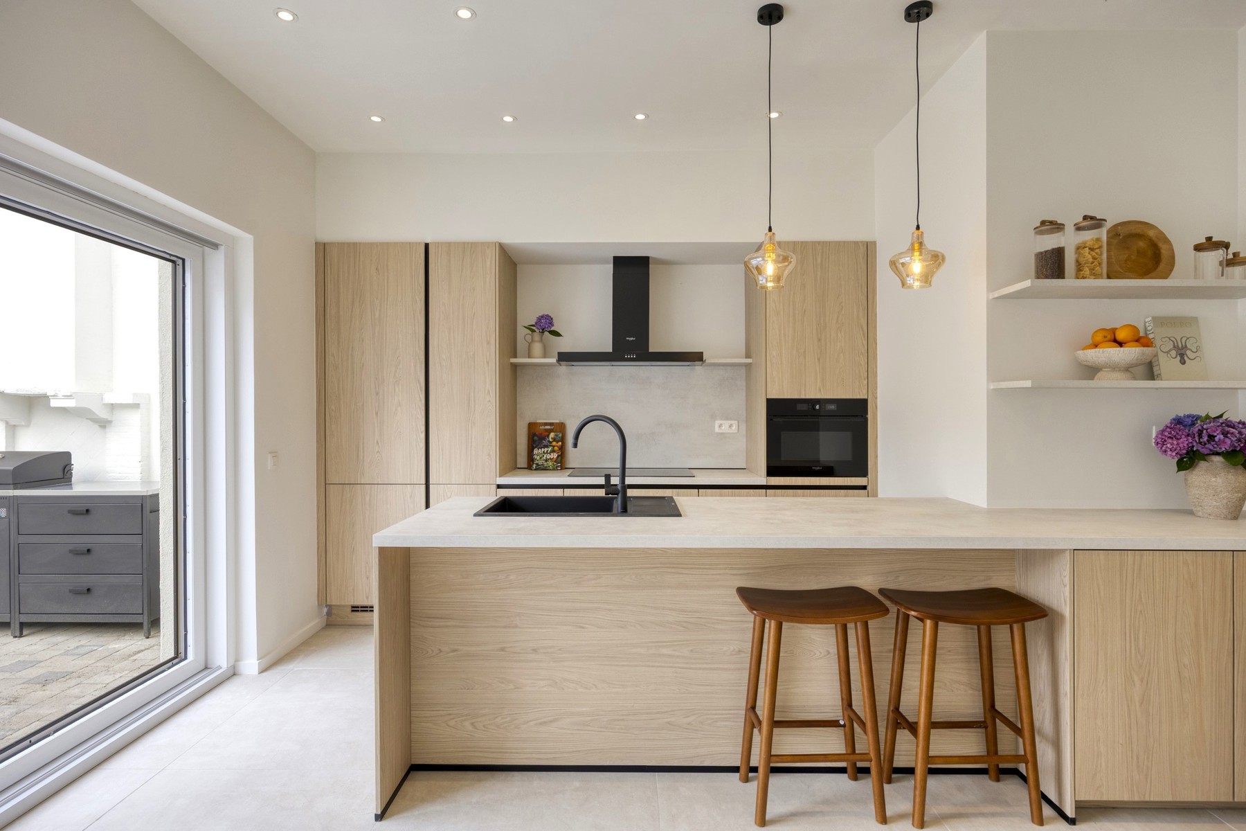 Volledig gerenoveerde woning met 4 slaapkamers en zuidtuin - foto 1