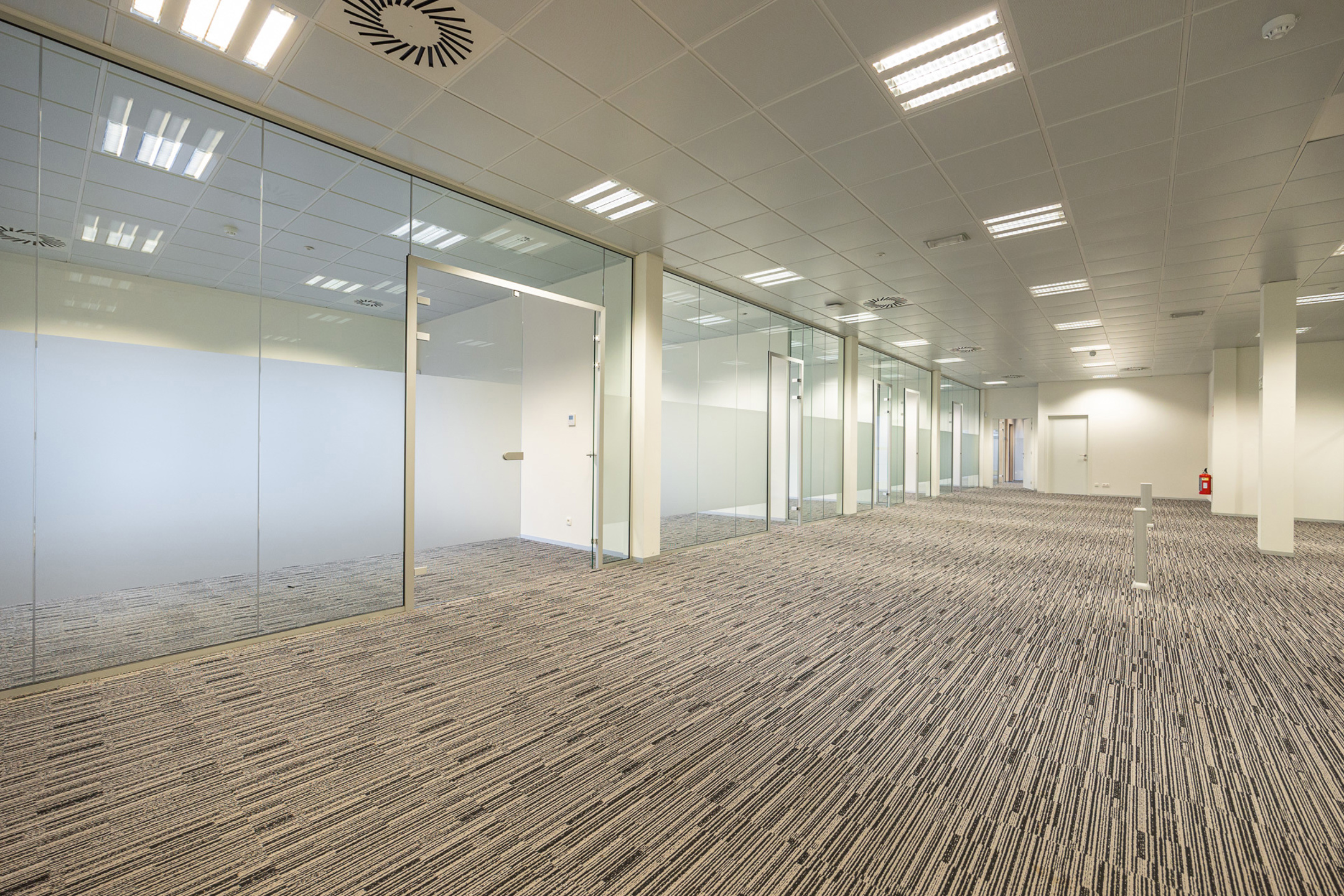 Commercial for rent in Geel - photo 4