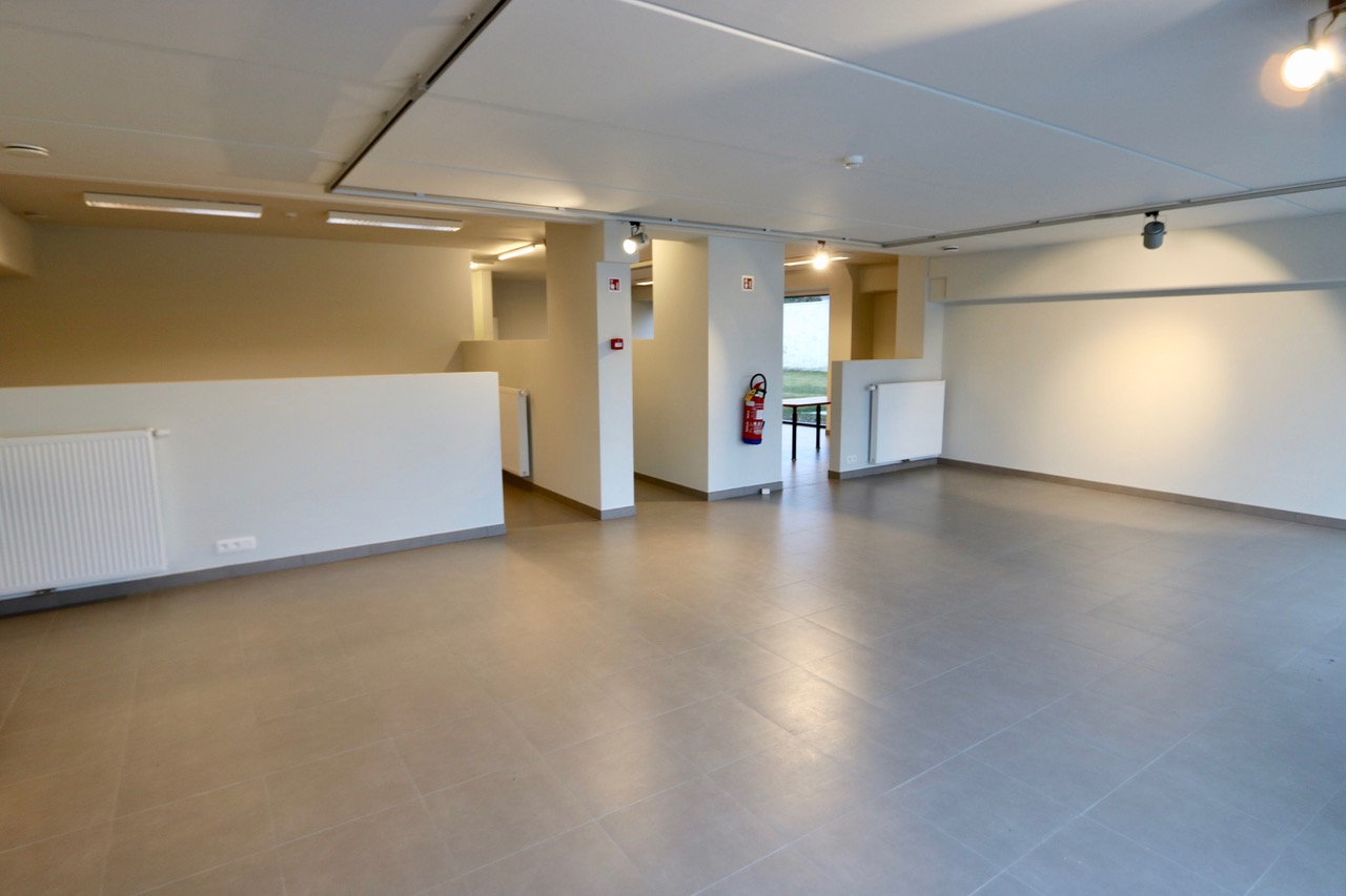 Ruime kantoorruimte op bedrijventerrein met parking! - foto 4