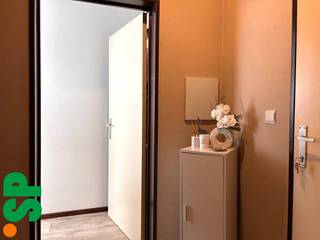 Het appartement heeft de volgende indeling: Men komt binnen in de inkomhal met het aparte toilet en de ingerichte badkamer (tegels, lavabomeubel, bad met douchemogelijkheid; 4m²). Van hieruit kan men naar de ruime en lichtrijke living (novilon; 20m²) met de ingerichte keuken (novilon, kasten, dampkap, elektrisch kookvuur, spoelbak; 4m²). Verder is er nog 1 slaapkamer aanwezig (novilon; 9m²).<br /><br />Het appartement beschikt nog over een ruime, privatieve kelderberging en achteraan een afgesloten garagebox.<br /><br />- € 25 algemene onkosten<br />- EPC = 294 kWh/m²<br />- CV = Aardgas<br />- Geen huisdieren toegelaten! <br /><br />Voor bijkomende inlichtingen of een bezoek ter plaatse kan u steeds vrijblijvend contact opnemen met Immo S|P op het nummer 014/59.10.20. of via info@immosp.be.