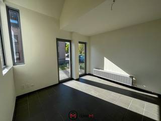 Op zoek naar een comfortabel appartement te huur in Diepenbeek? Dit charmante éénslaapkamerappartement aan de Steenweg combineert een...