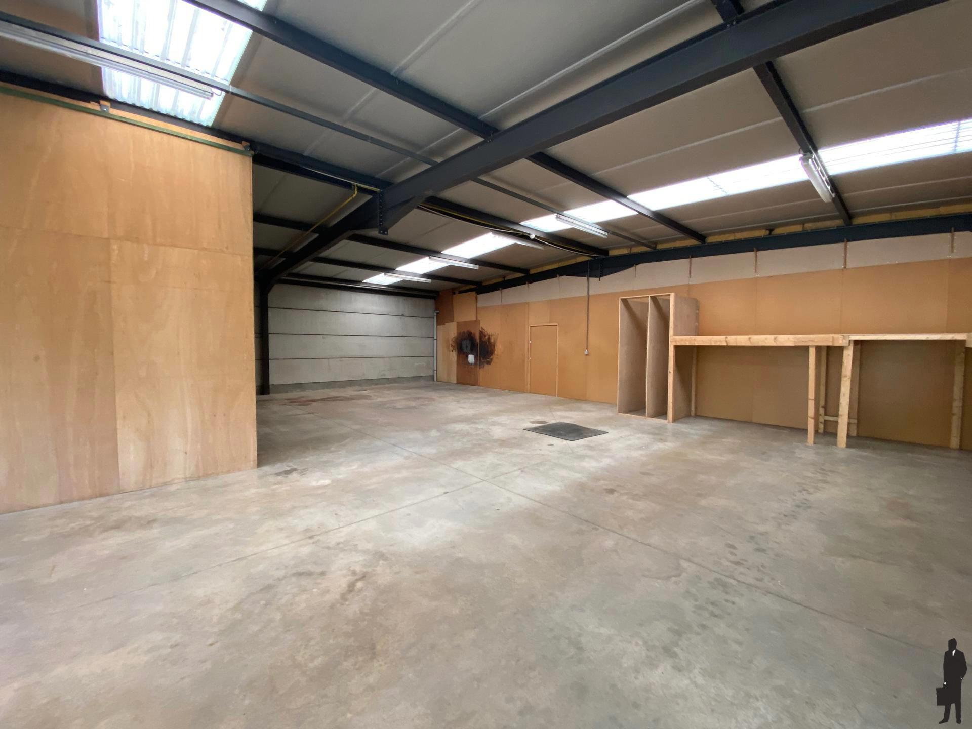 Magazijn/opslagruimte  van ca. 310m² in het centrum van Meer.  - foto 4