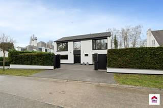 Te koop: luxueuze villa in WemmelGelegen in een rustige en gegeerde villawijk Bouchout, nabij openbaar vervoer en vlotte invalswegen, bevindt zich...
