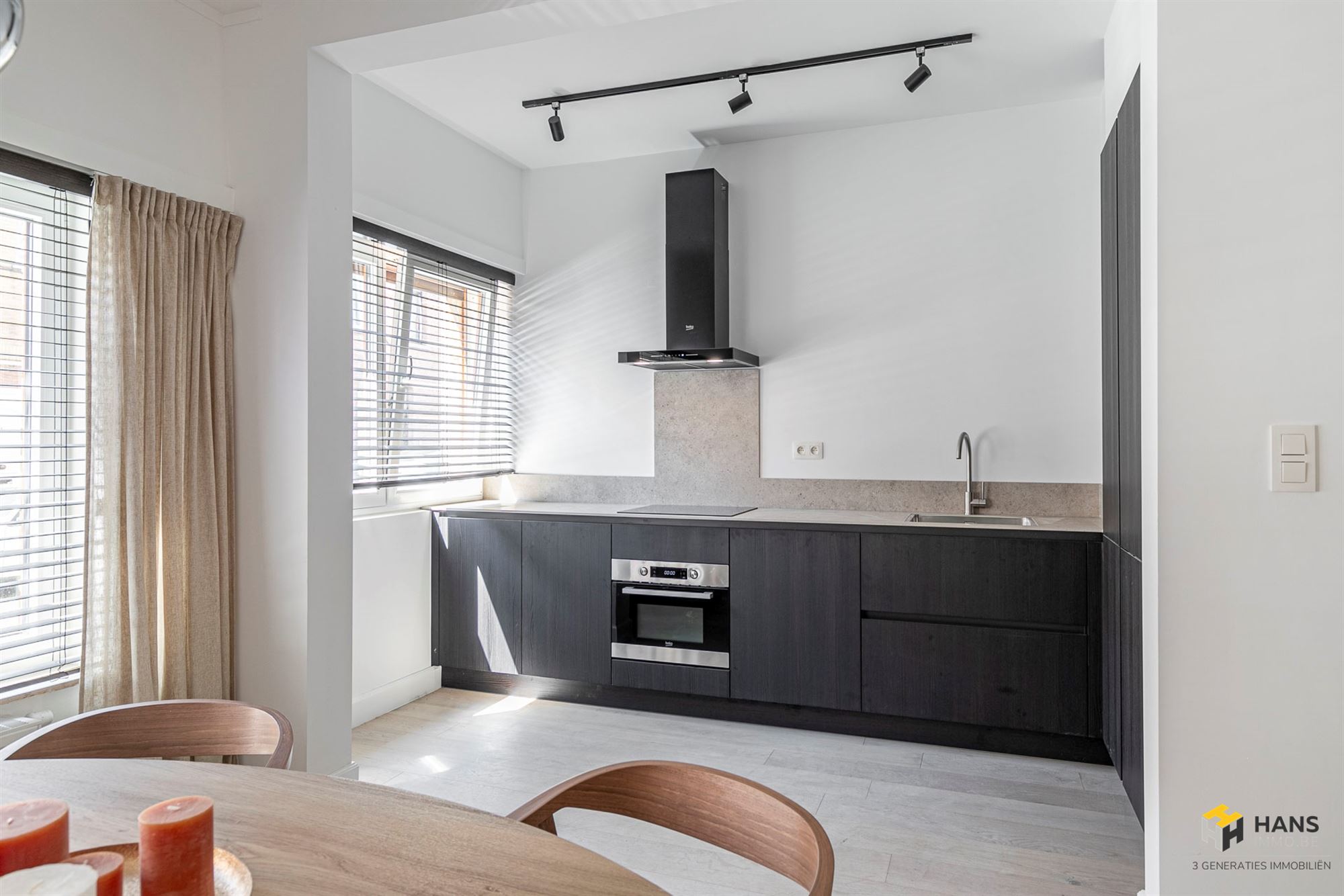 Prachtig gerenoveerd appartement in Wilrijk klaar om jouw thuis te worden! - foto 5