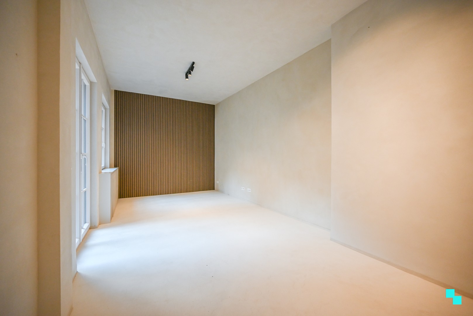 Stijlvol gerenoveerd appartement in hartje Kortrijk - photo 4