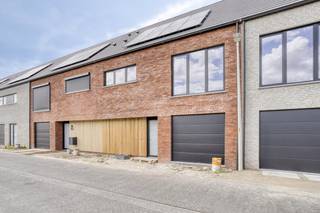 In een nieuwe gezinsvriendelijke wijk in Boom is de bouw gestart van 9 instapklare en energiezuinige huizen.De indeling van deze nieuwbouwwoning...