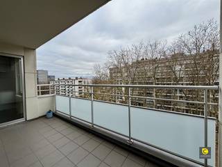 Modern 2 bedroom apartment with 2 terraces!This apartment is located in the cozy Fruithoflaan where several stores are nearby! The apartment has the...