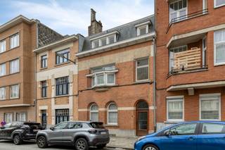 Cette charmante maison allie espace, confort et excellente situation, et conviendra parfaitement à une famille, à un couple à la recherche de...