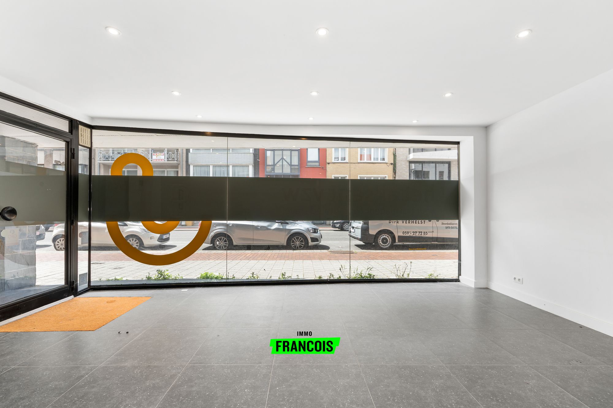 Commerciële opportuniteit met woonst op een strategische ligging te Oostende - foto 5