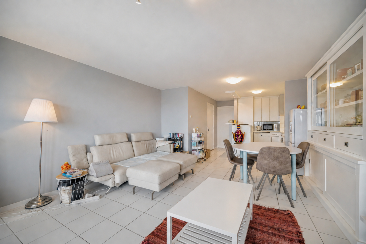 Lichtrijk twee slaapkamer appartement met terras op toplocatie - photo 5
