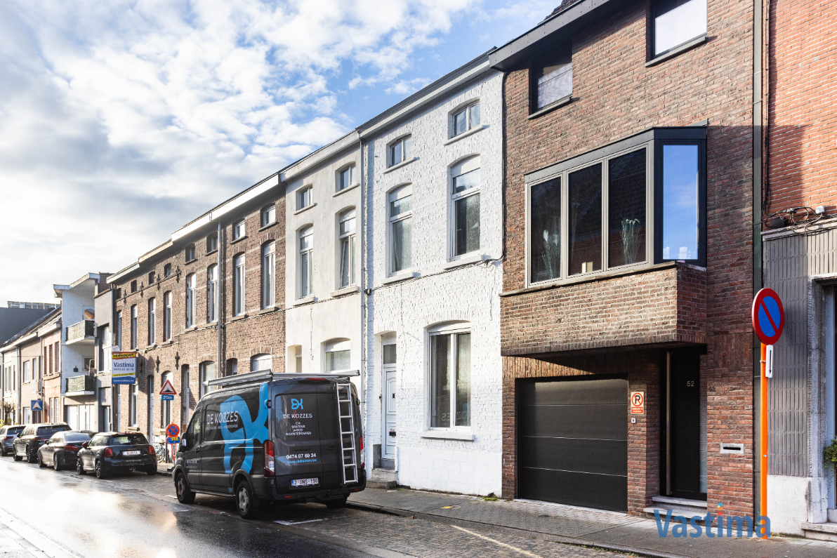 Gezinswoning met tuin op in centrum Aalst - foto 1