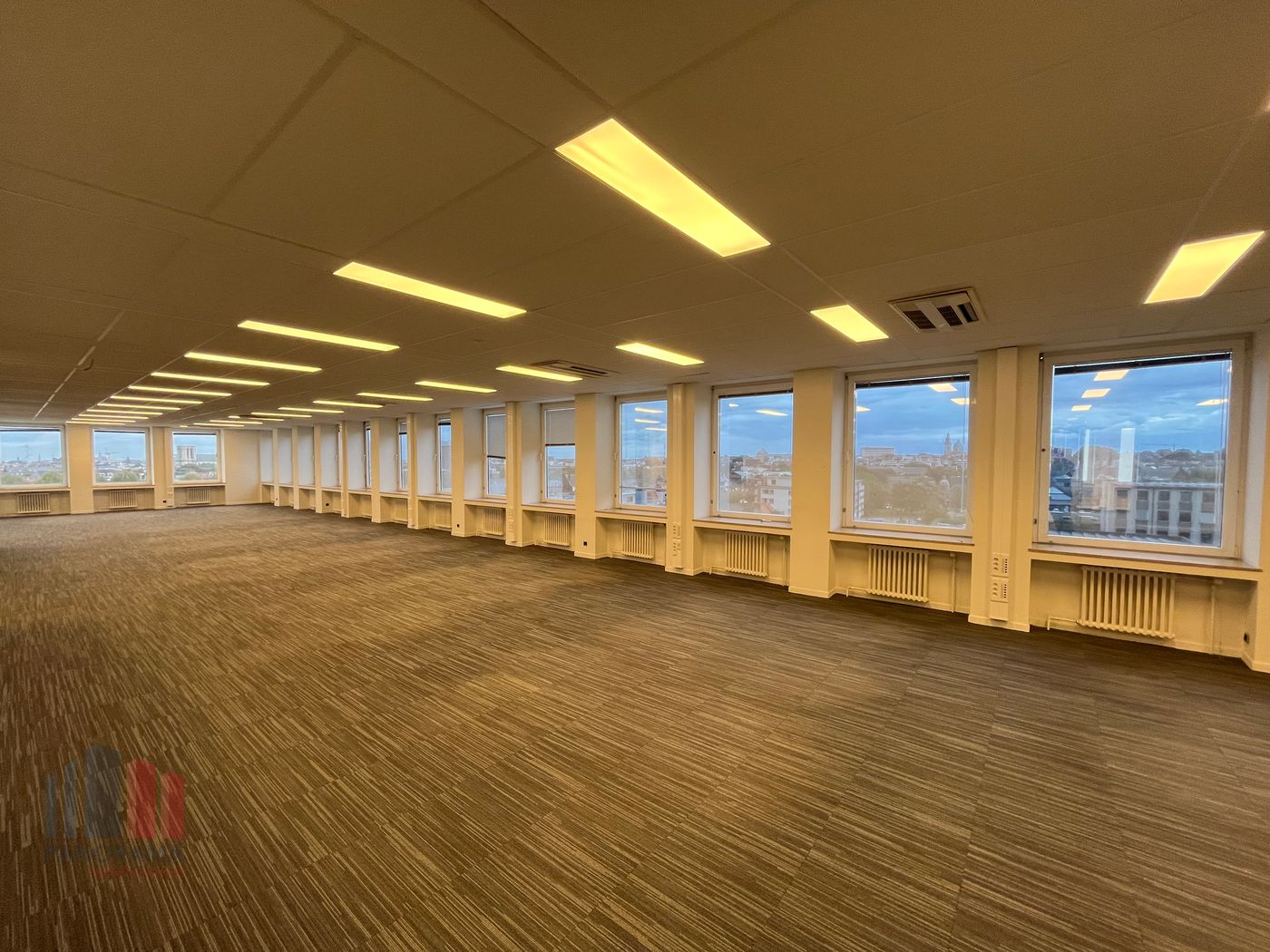 512 m² lichtrijk kantoor te huur langs de Gentse binnenring! - foto 4