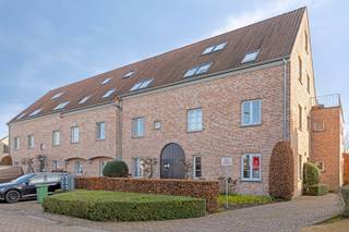 Dit instapklaar appartement vinden we terug in de doodlopende straat Kouden Eerd in het centrum van Tongerlo. Dankzij zijn ligging zijn...