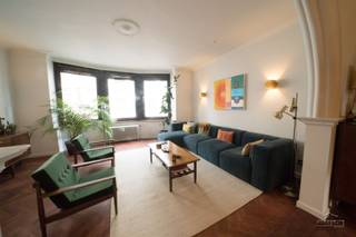 INSTAPKLAAR ART DECO APPARTEMENT TE KOOP IN ANTWERPEN KARAKTERVOL WONEN OP TOPLOCATIEBen je op zoek naar een gerenoveerd appartement in Antwerpen dat...