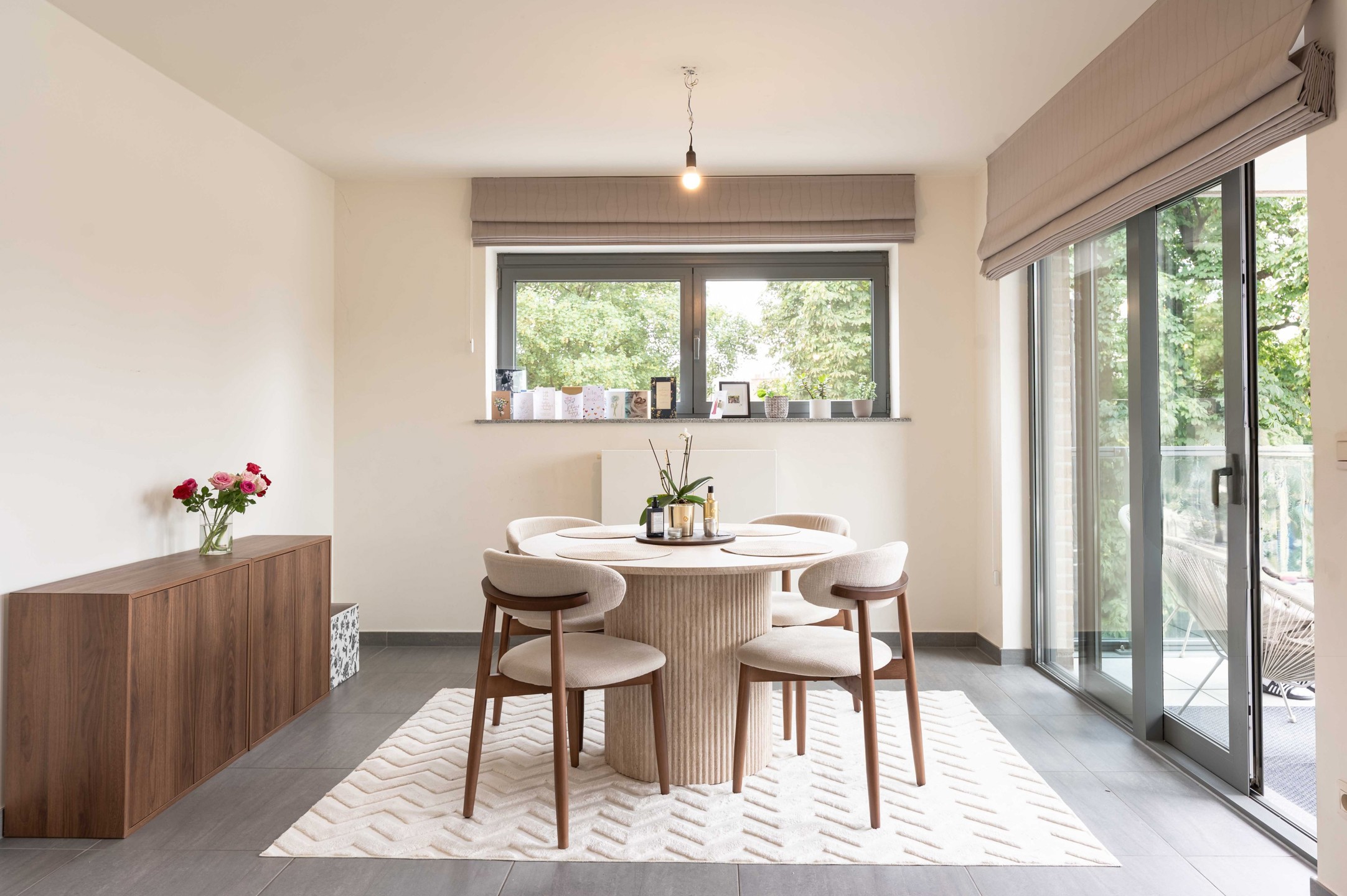 Modern 1-slaapkamerappartement nabij winkels - foto 2