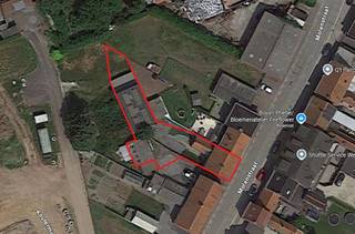 Maison mitoyenne entièrement rénovée à vendre à Wielsbeke, à quelques pas du centre et des commerces à proximité. Cette propriété se trouve sur...