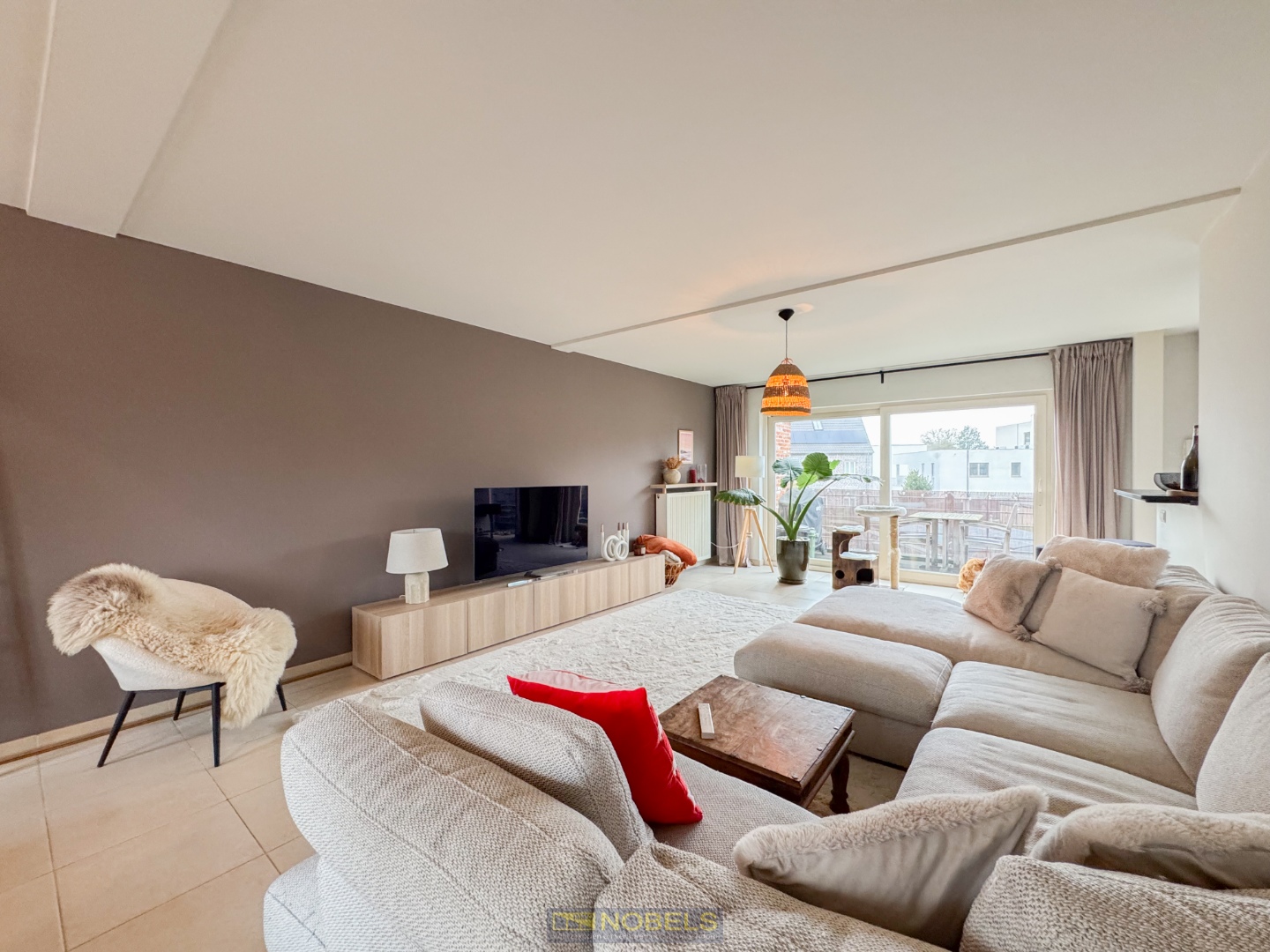 Te koop, Verzorgd appartementsgebouw met 2 wooneenheden en garages op centrale ligging te Nazareth! - foto 2