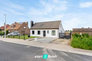 Algemeen bezoekmoment zaterdag 23 augustus van 9u30 tot 11 uur.In een rustige wijk te Houthulst bevindt zich deze charmante open bebouwing op een...
