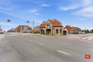 Ben je op zoek naar een eigendom waar wonen en werken perfect gecombineerd kunnen worden? Of eerder naar een bijzonder ruime woning?  Café ’t...