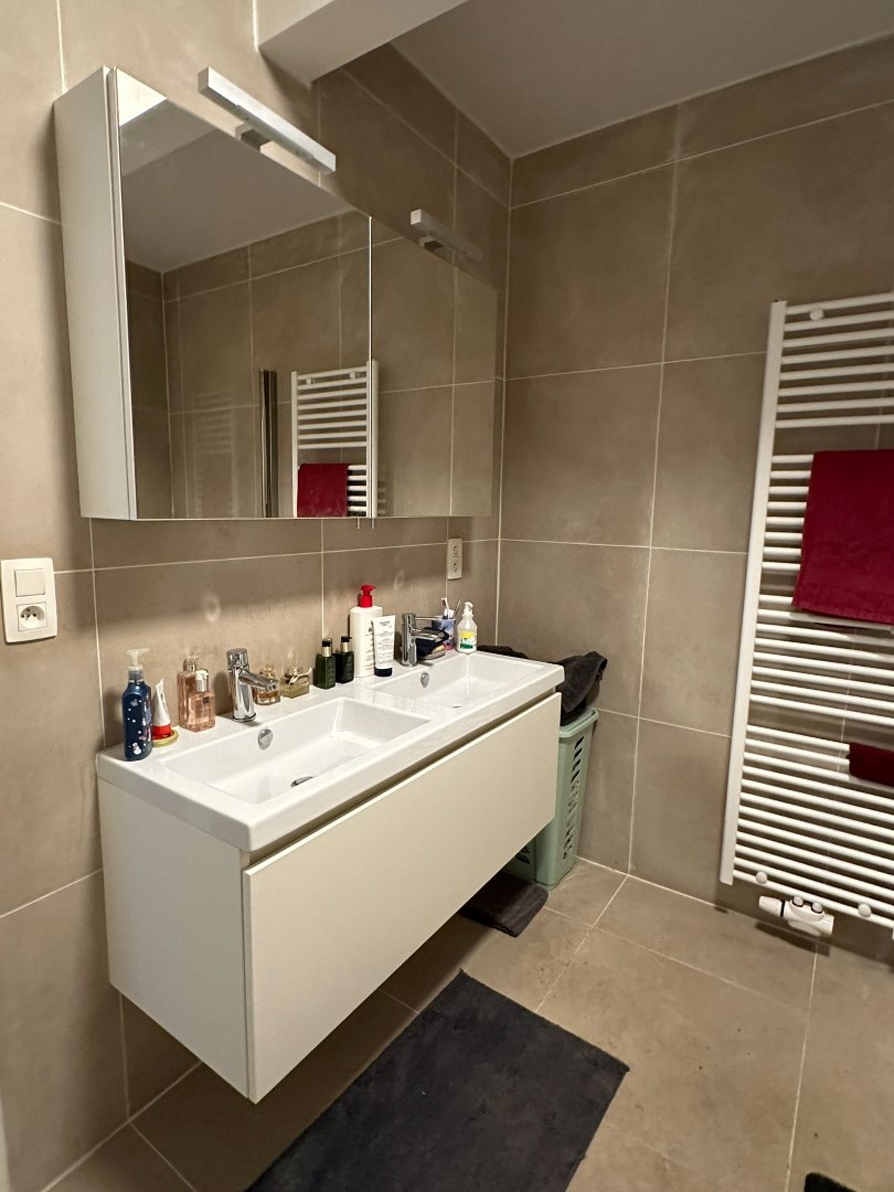 Zeer ruim en energiezuinig appartement met 2 slaapkamers en tuin in centrum Schoten - foto 4