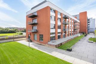 **Ondernemen in de voormalige Henkelfabriek te Herent**In de voormalige Henkelfabriek te Herent bieden wij u een multifunctionele kantoorruimte aan...