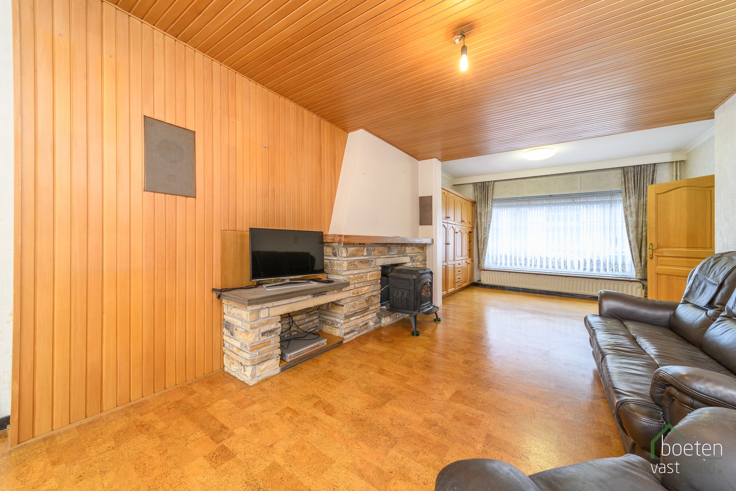 ROESBRUGGE: Ruime maar te moderniseren rijwoning met 4 slpks., grote garage en gezellige tuin op 492m² grondopp. - foto 5