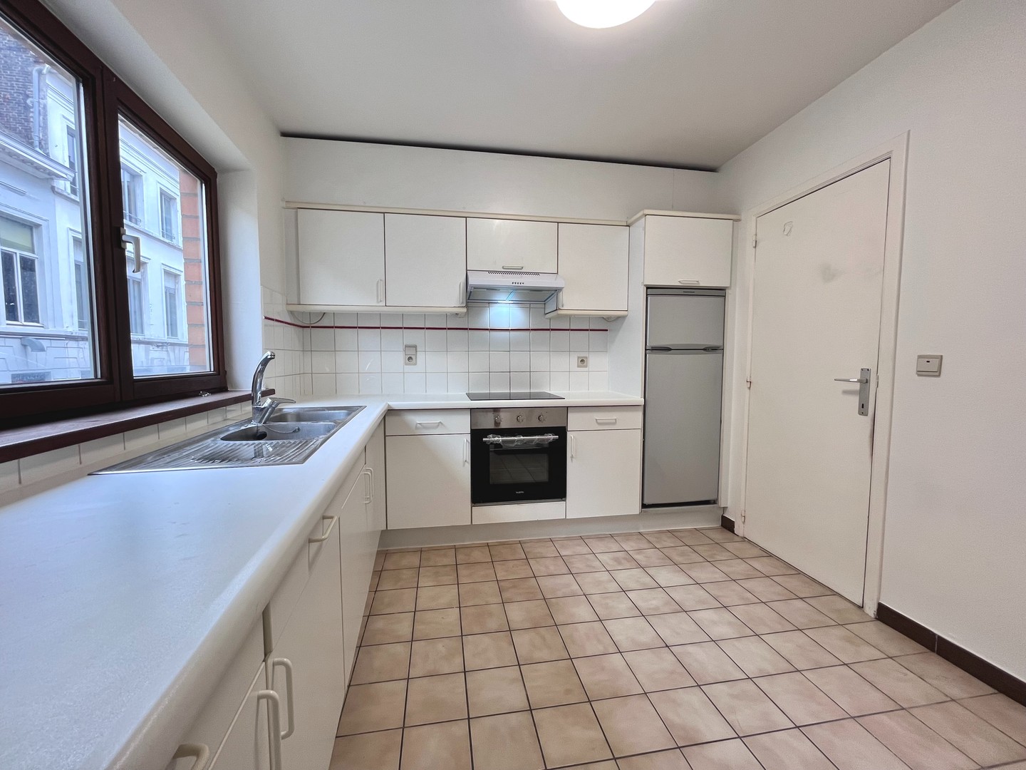 Recent opgefrist ruim en lichtrijk 2 slpk. appartement! - foto 5