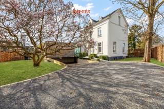 Met veel plezier stellen wij u deze unieke villa voor in Erps-Kwerps: villa ‘Les Sorbiers’, waar karakter, geschiedenis en hedendaags...
