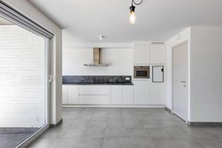 Appartement spacieux (90 m²) avec deux chambres spacieuses, une terrasse et un sous-sol situé au premier étage. Très économe en énergie, près...