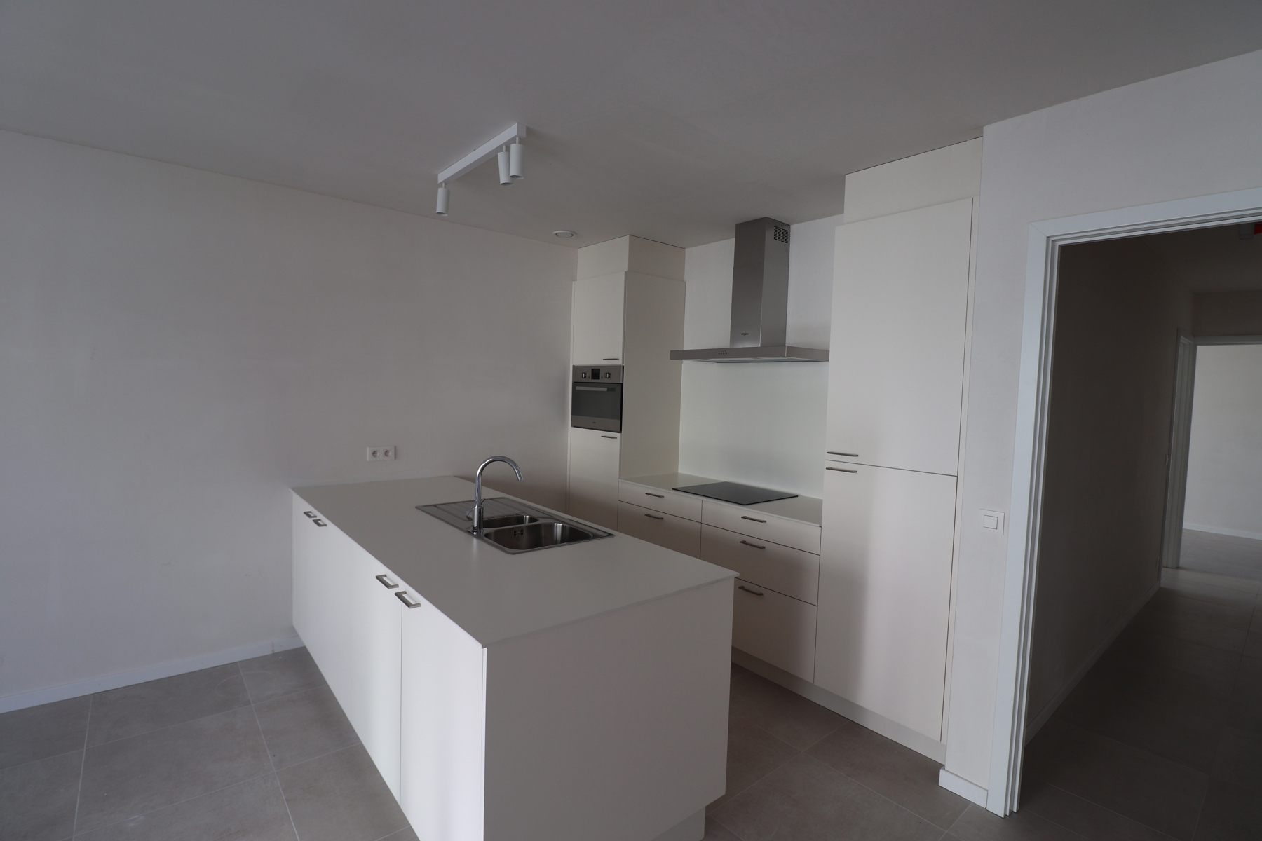 Prachtig nieuwbouwappartement met 2 slaapkamers, terras, autostaanplaats en berging. - foto 4