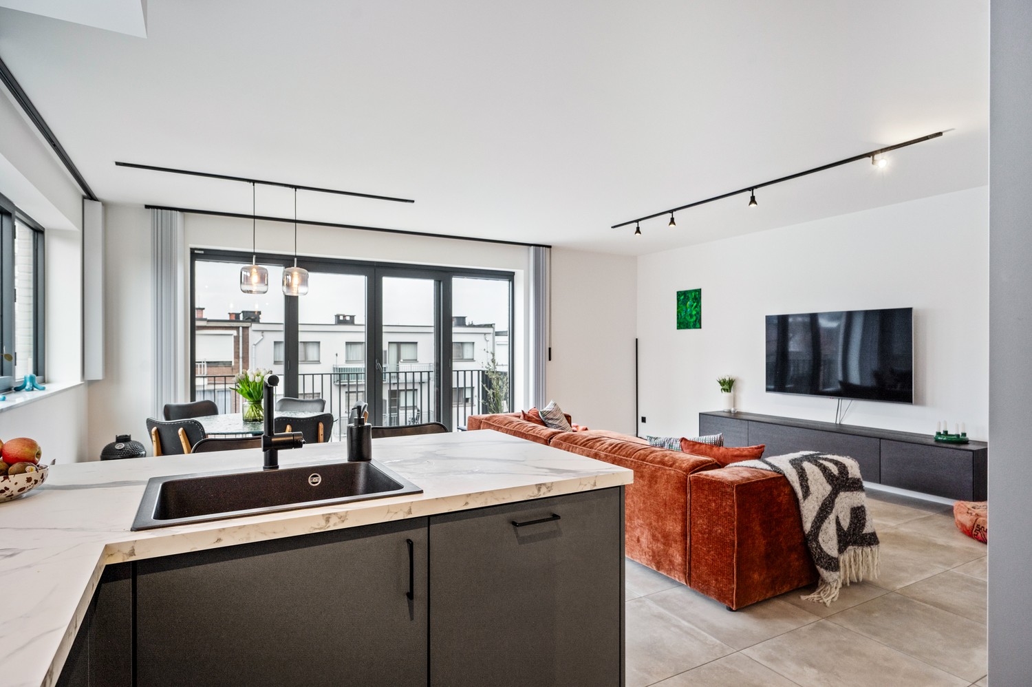 Recent 2-slaapkamerappartement met terras op rustige ligging in Borsbeek. - foto 5