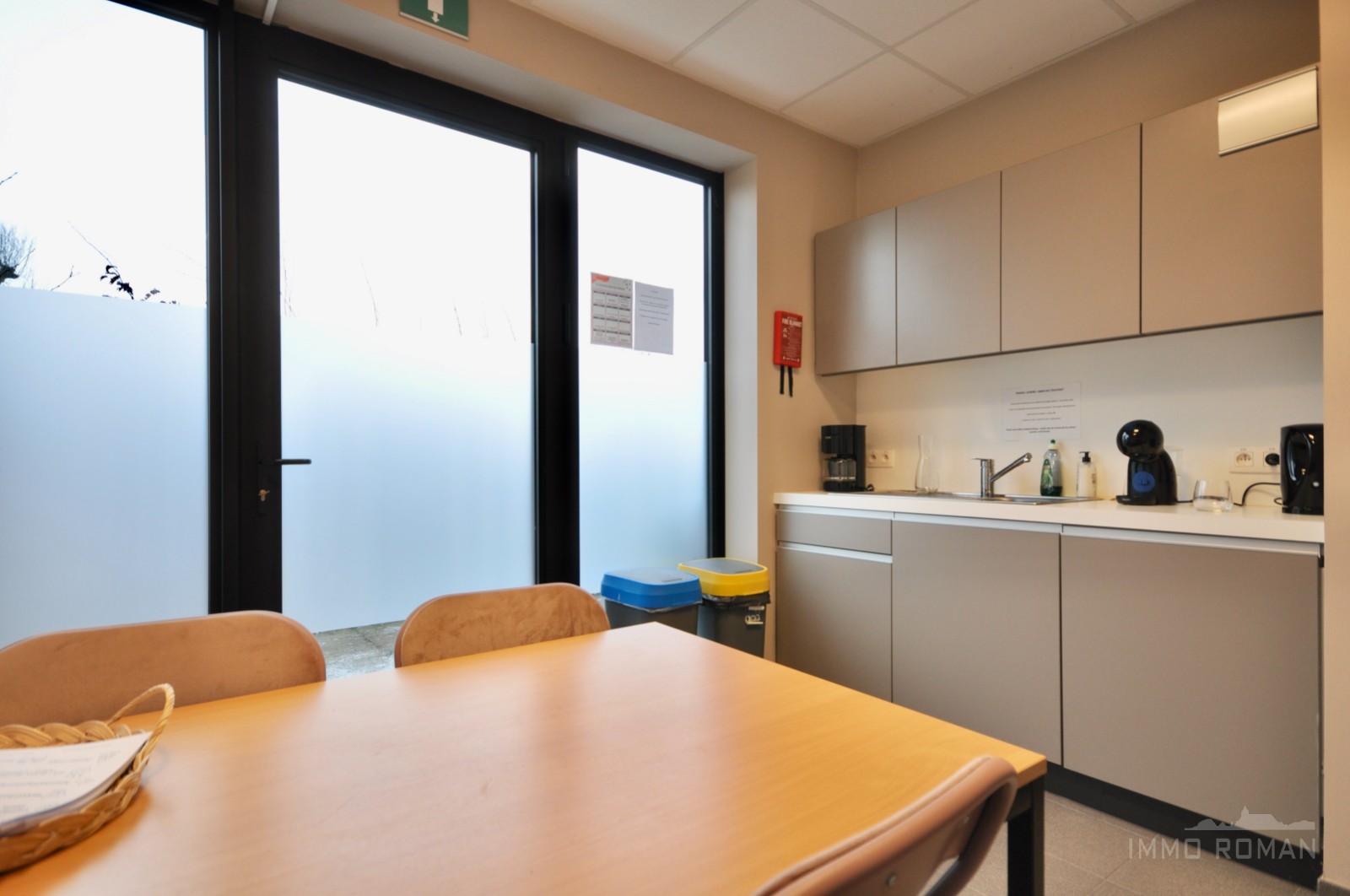 Handelspand gelegen in het centrum van Berchem, deelgemeente Kluisbergen - foto 3