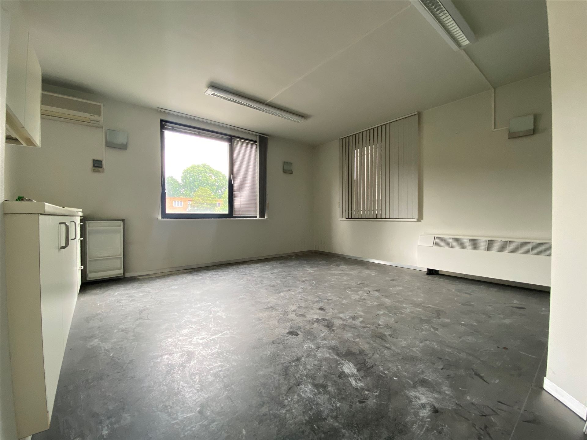 Te renoveren kantoor (ca. 162m²) op eerste V van het kantoorgebouw - foto 5