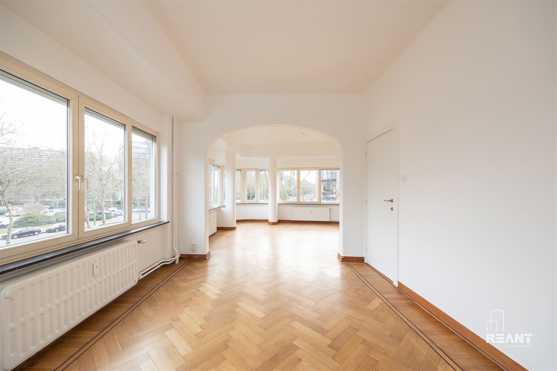 Stijlvol Art Deco appartement met twee slaapkamers (±115 m²) op toplocatie - foto 2