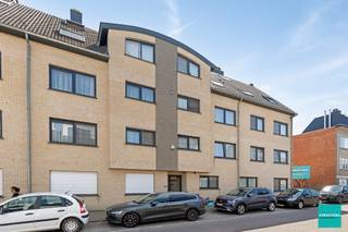 Dit gelijkvloers appartement is rustig gelegen nabij het centrum en op wandelafstand van het station, winkels en horeca. Dankzij de...