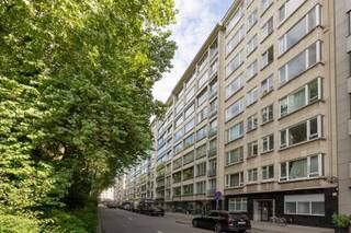 ANTWERPEN - Stadspark: Aangenaam en lichtrijk appartement met 2 slaapkamers, prachtig uitzicht over het park en inpandige autostaanplaats...
